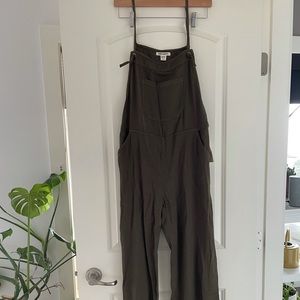 Light weight olive green overalls billabong
